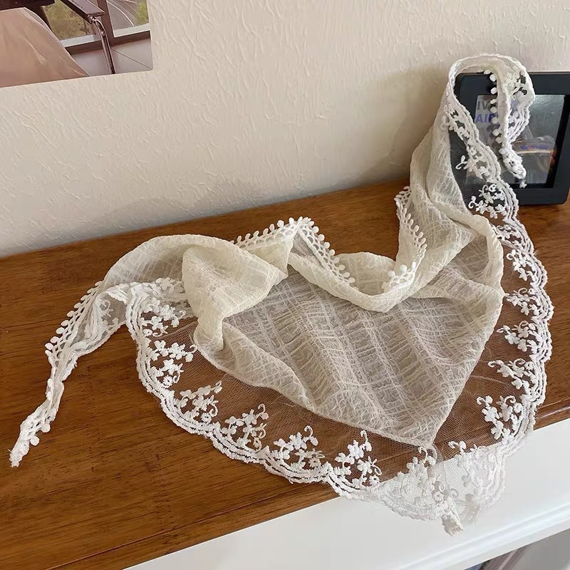Photography Triangle - Foulard a triangolo in pizzo alla