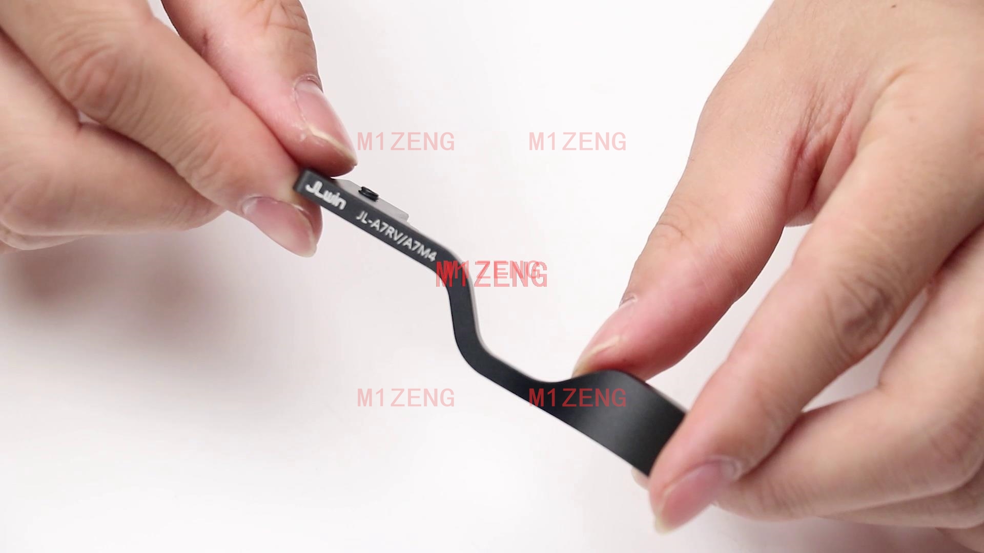 Supporto per pollice in metall - Hot Shoe Adapter recensione e prezzo